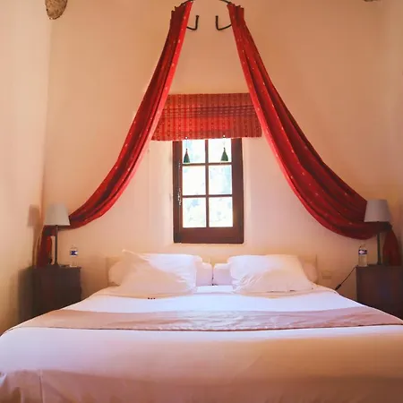 Hotel Chateau De La Caze Piscine & - Ste Enimie 4*