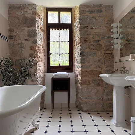 Château De La Caze Piscine&spa - Ste Enimie 4* Sainte-Énimie
